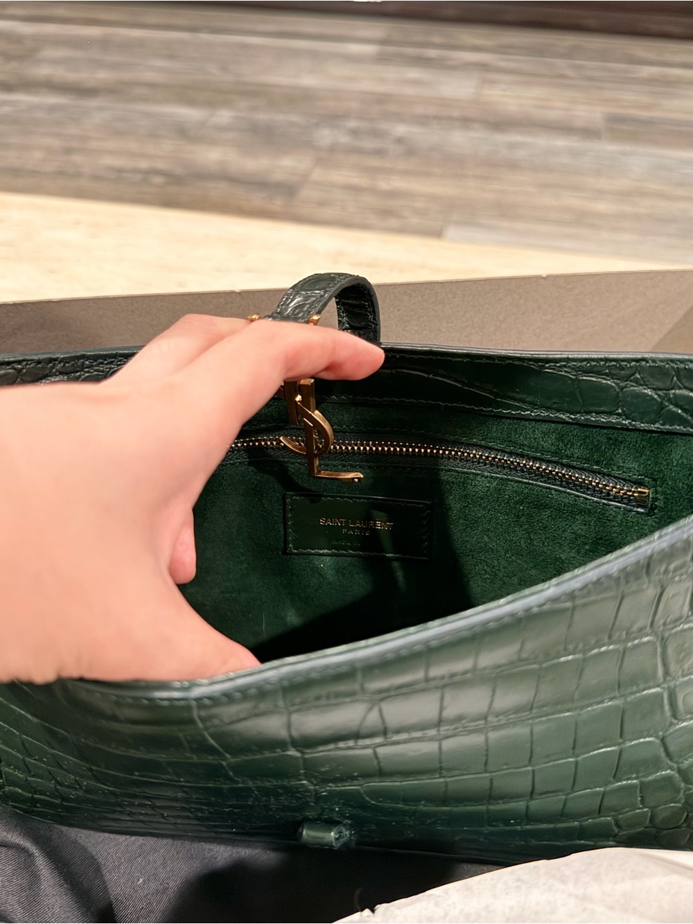 Saint Laurent Le5A7 Forest Green Shoulder Bag with Gold YSL - Picture 3 of 5